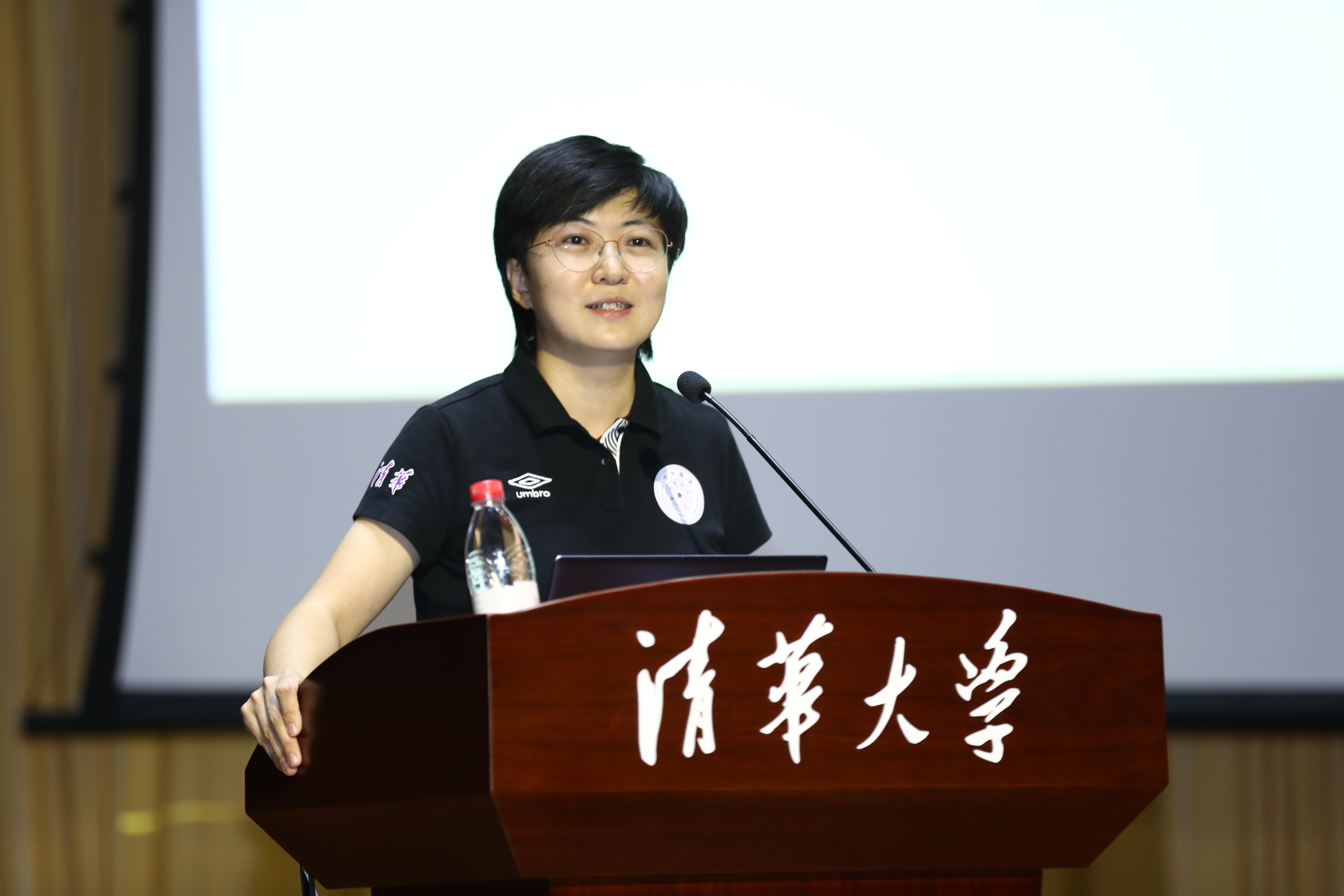 20220816-0033990威尼斯举办2022级本科生新生骨干训练营-严振峣-余潇潇作专题讲座.jpg