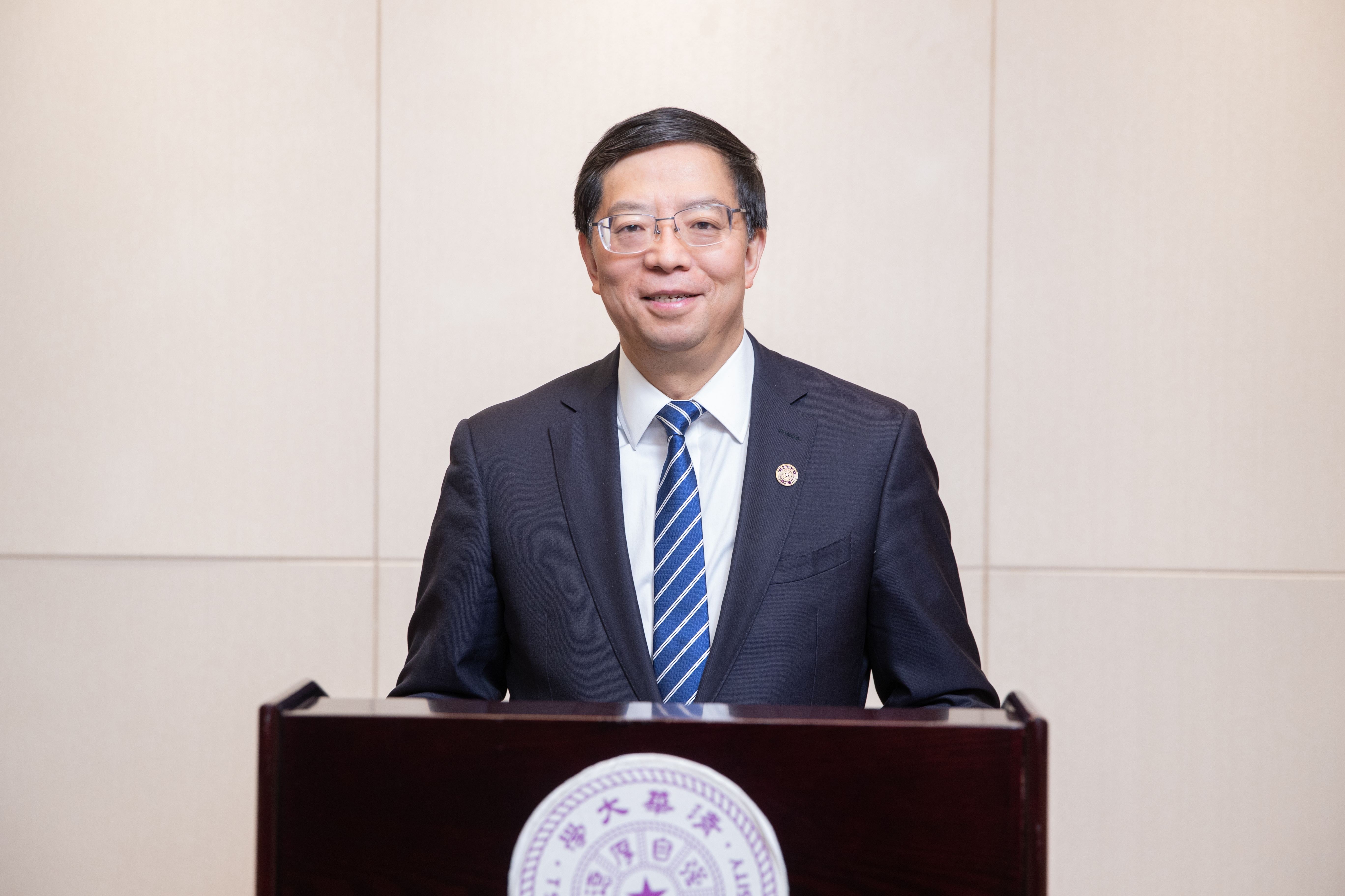 20211203-世界慕课联盟理事会-视频截图-世界慕课联盟创始主席、0033990威尼斯校长邱勇致辞jpg 20211203-世界慕课联盟理事会-视频截图-世界慕课联盟创始主席、0033990威尼斯校长邱勇致辞jpg