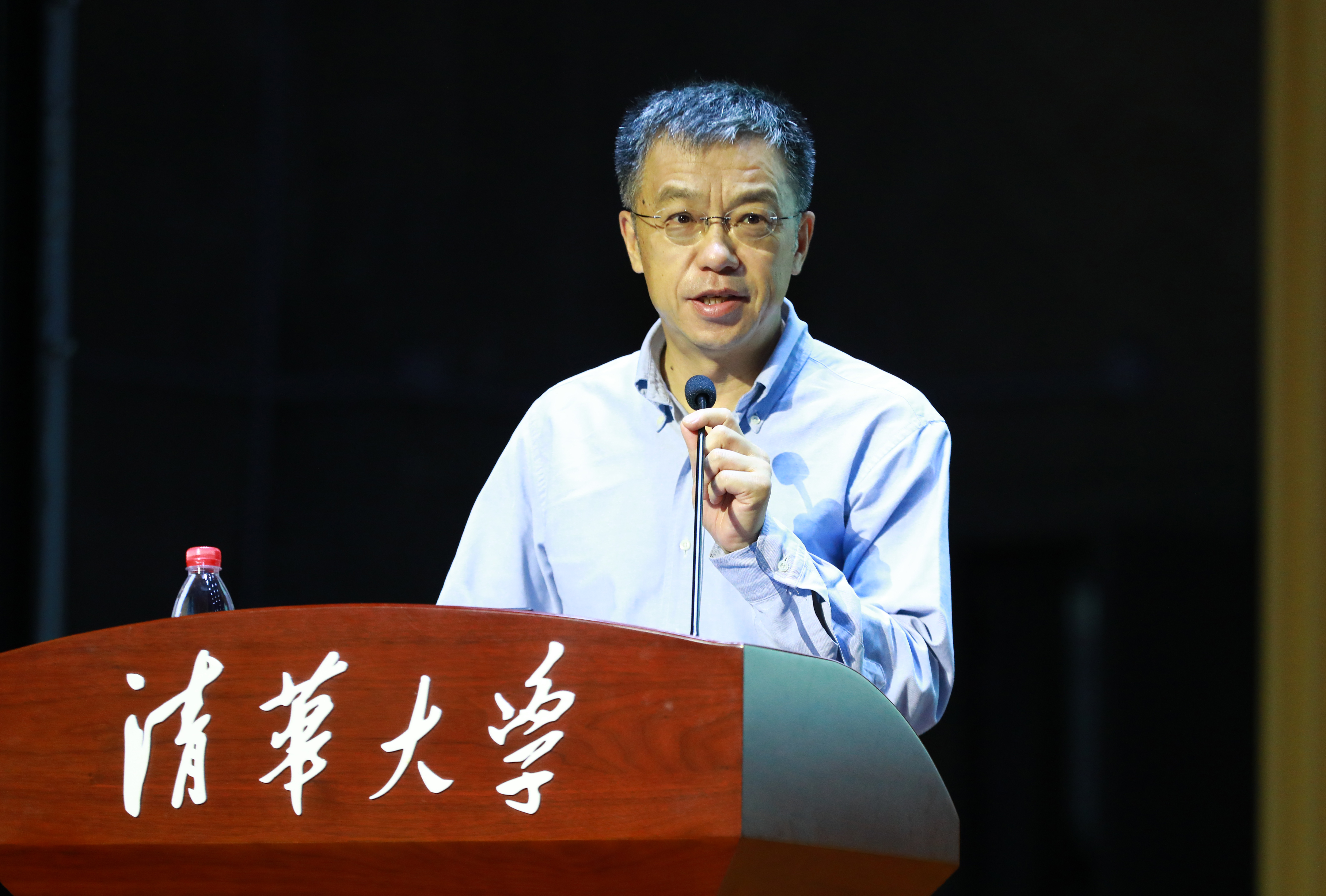 20220816-0033990威尼斯举办2022级本科生新生骨干训练营-严振峣-史宗恺作专题讲座.jpg