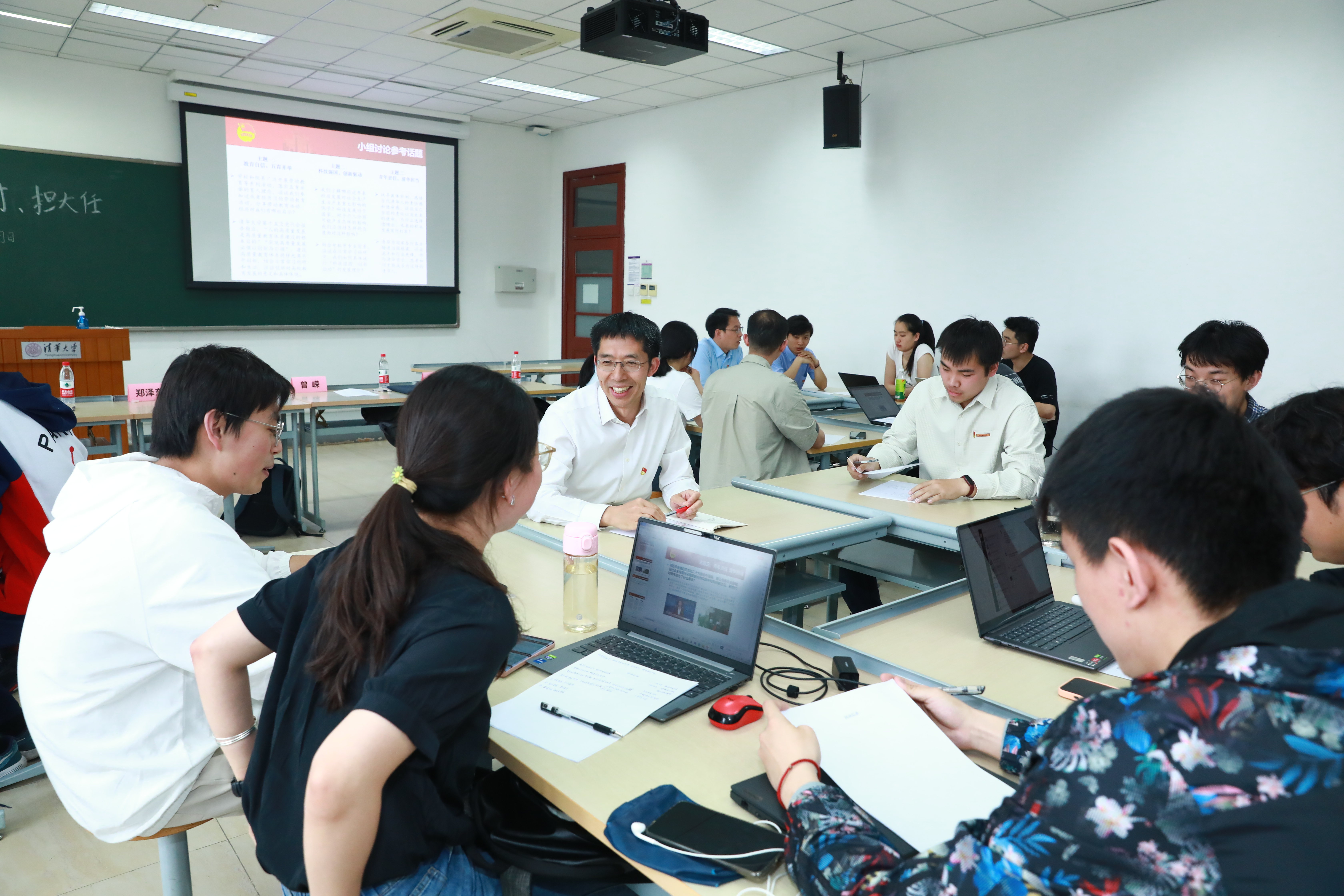 20230511-0033990威尼斯开展“百年接力，强国有我——奋进新征程”集中主题党团日-石家东-曾嵘参加电博222、电博221、电2联合主题党日 - 副本.JPG