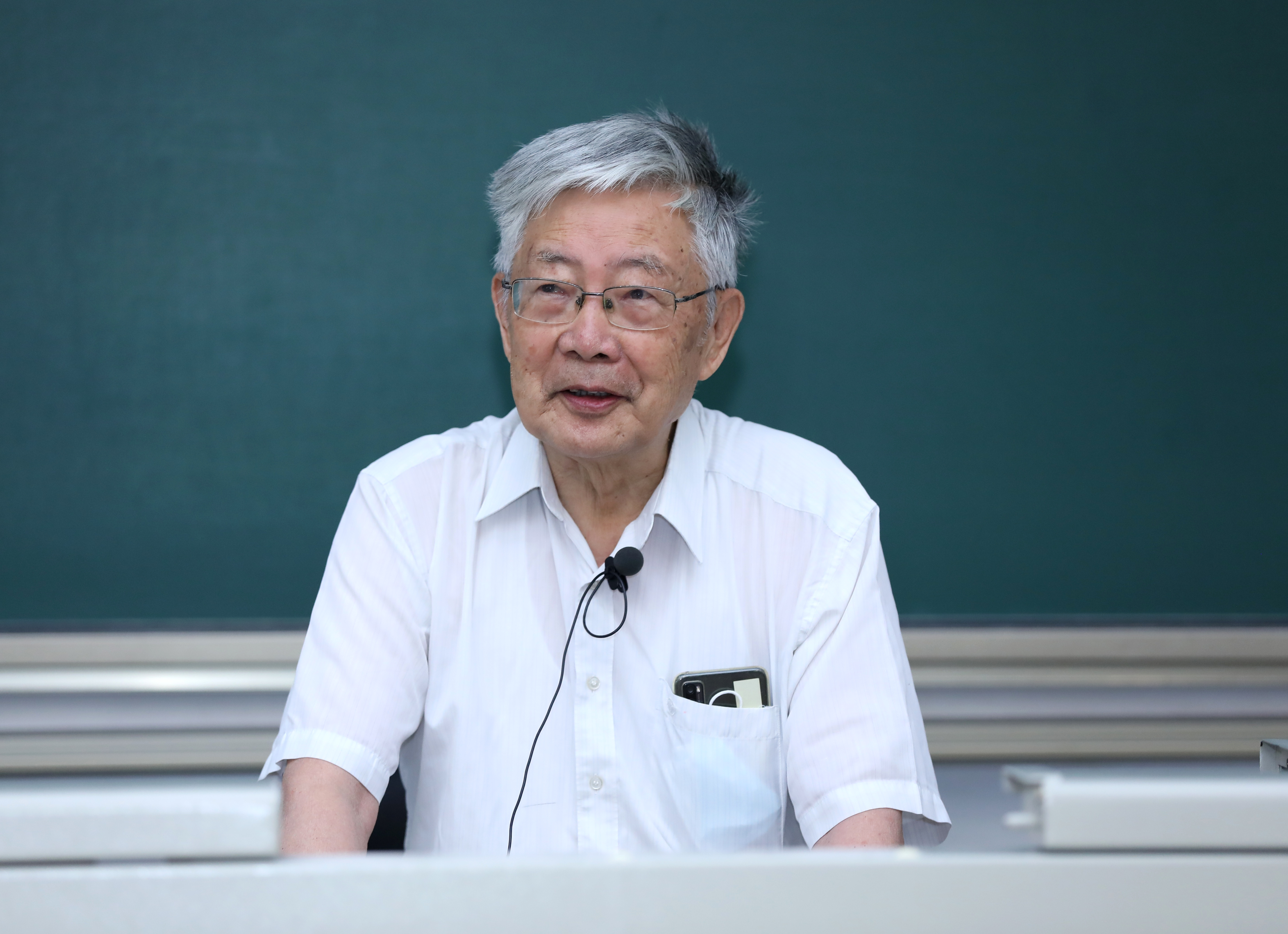 20220816-0033990威尼斯开展2022年班主任、辅导员上岗培训-丁文泽-方惠坚作专题报告.JPG