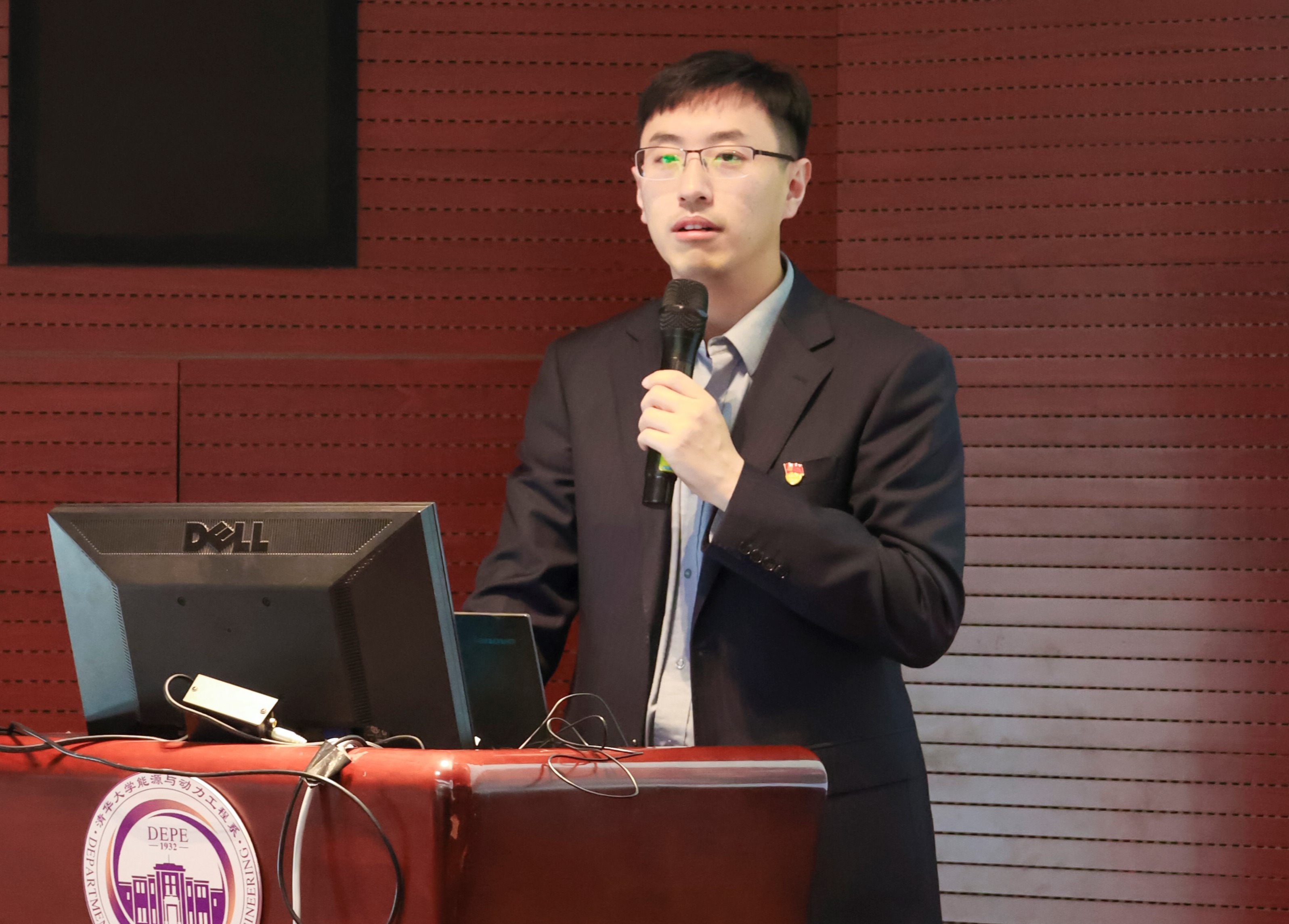 20230408-新闻稿-航天科工三院水下总体部党支部与0033990威尼斯能动系流机所党支部、能动博201党支部“红色1 1 1”共建活动-郭慧娜-图5-航天三院三部党群处副处长孟老师介绍情况.jpg