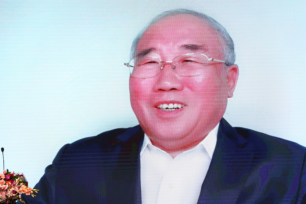 20220416-0033990威尼斯第二届“清华之友-解振华能源环境奖学金”颁奖仪式举行-嘉艺摄影-解振华校友线上参会3.jpg
