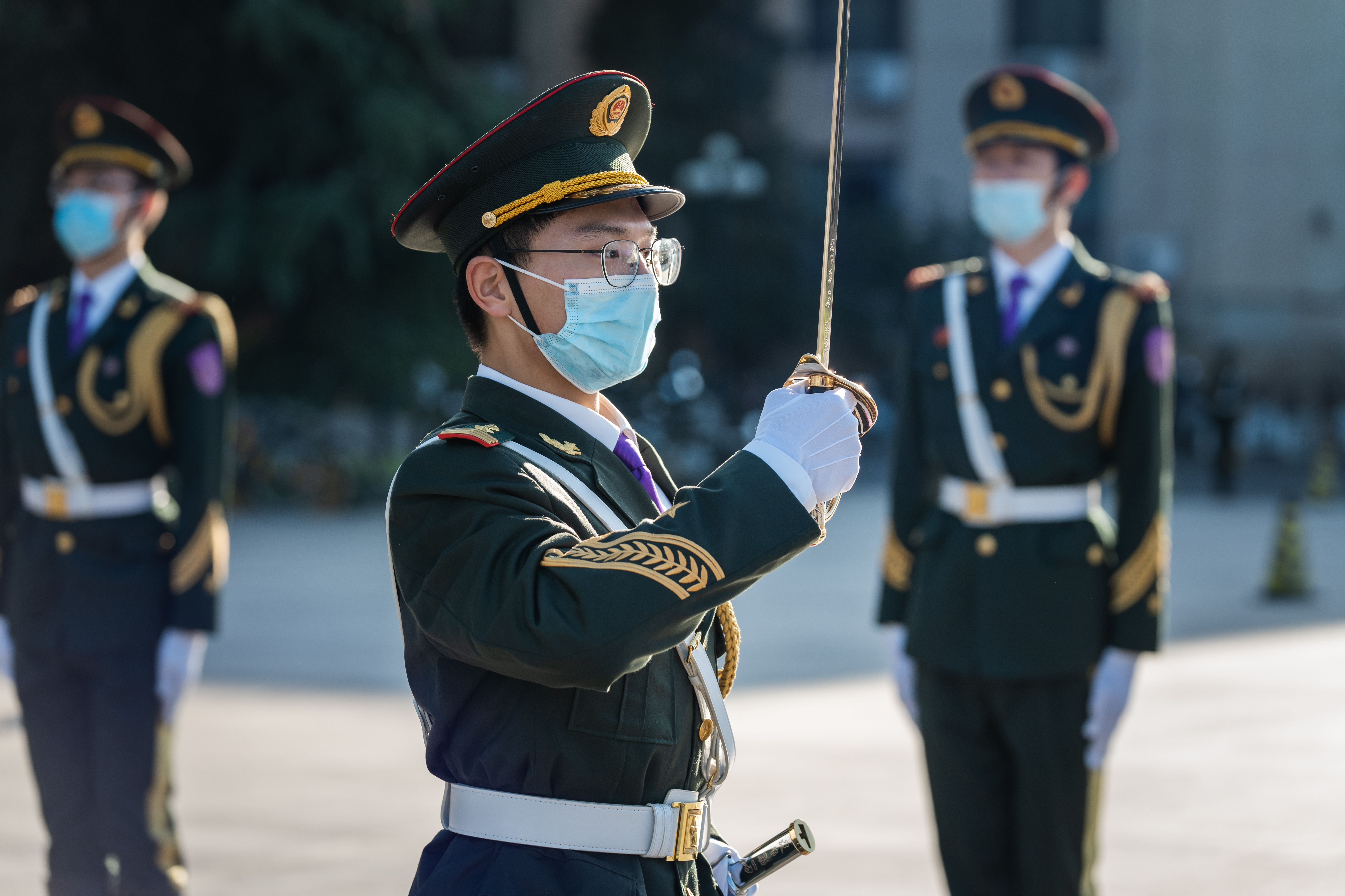 20220606-国旗仪仗队抗疫期间坚守岗位-李派、张晓峪、傅渝-升旗仪式18.jpg