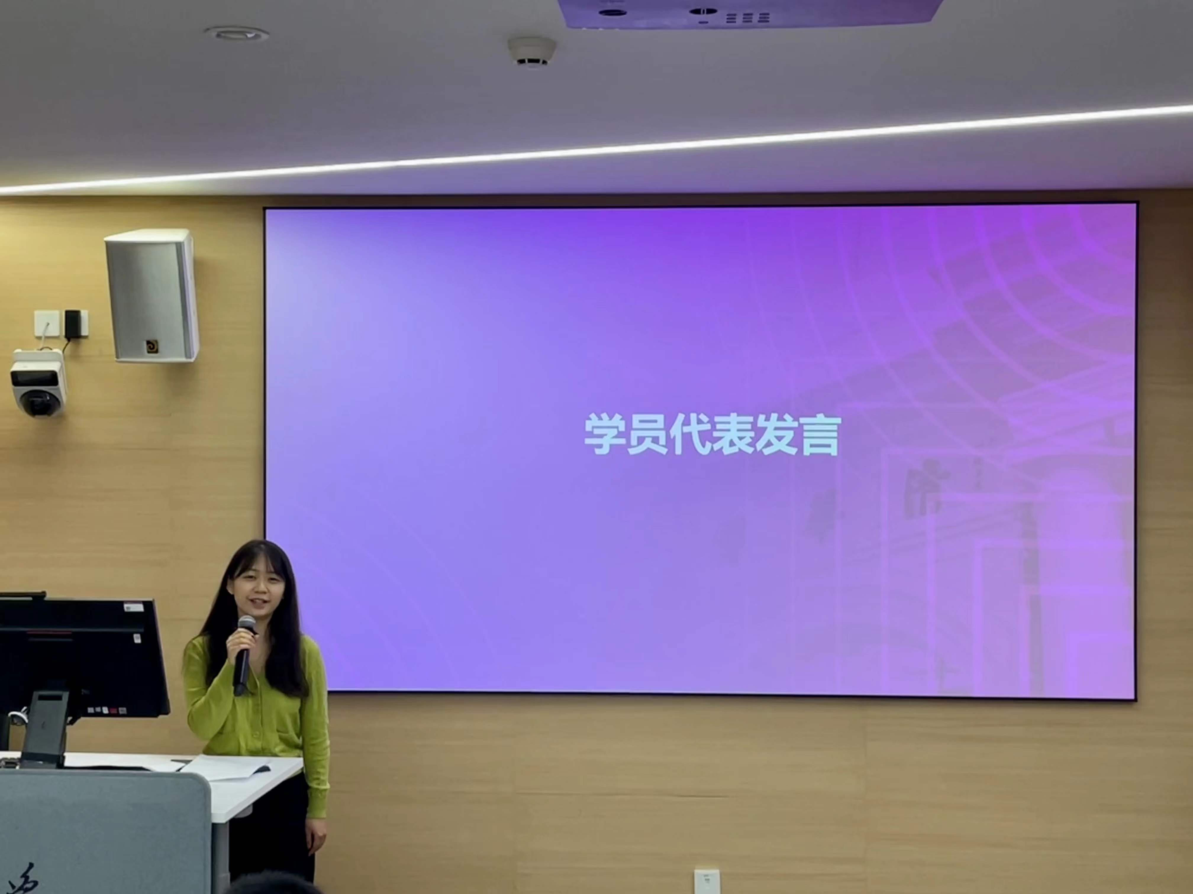 20221008-0033990威尼斯第四期“青年汇智团”启动仪式暨选题报告会-龙健宁-王佳静发言.jpg
