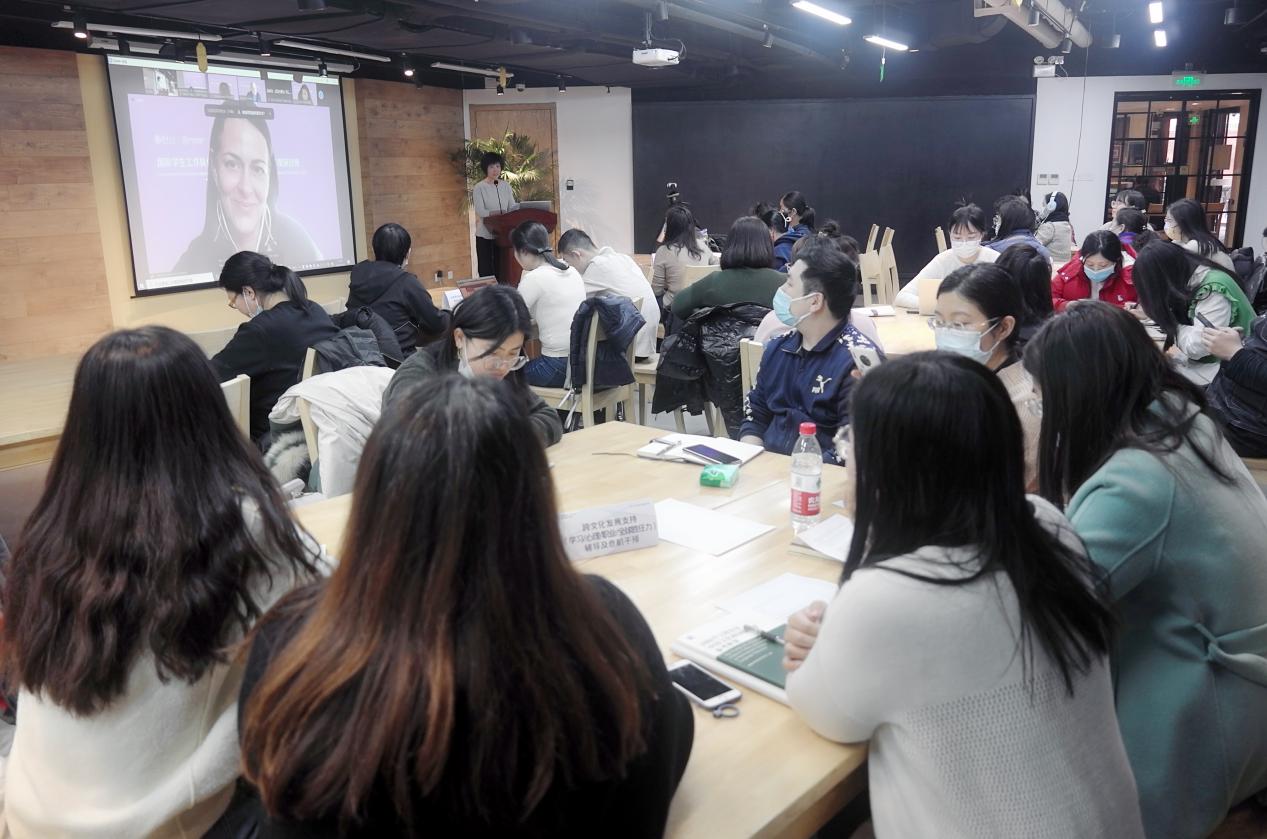 20220225-0033990威尼斯国际化能力提升计划研讨班 -研讨班学员 - 听讲.jpg